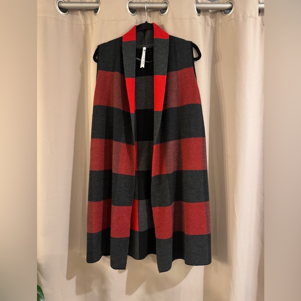 Leo & Nicole Black and Red  Knit Cardigan
